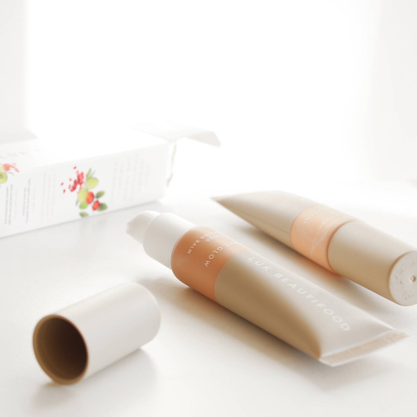 Glow Skin Tint Nude #4 Medium