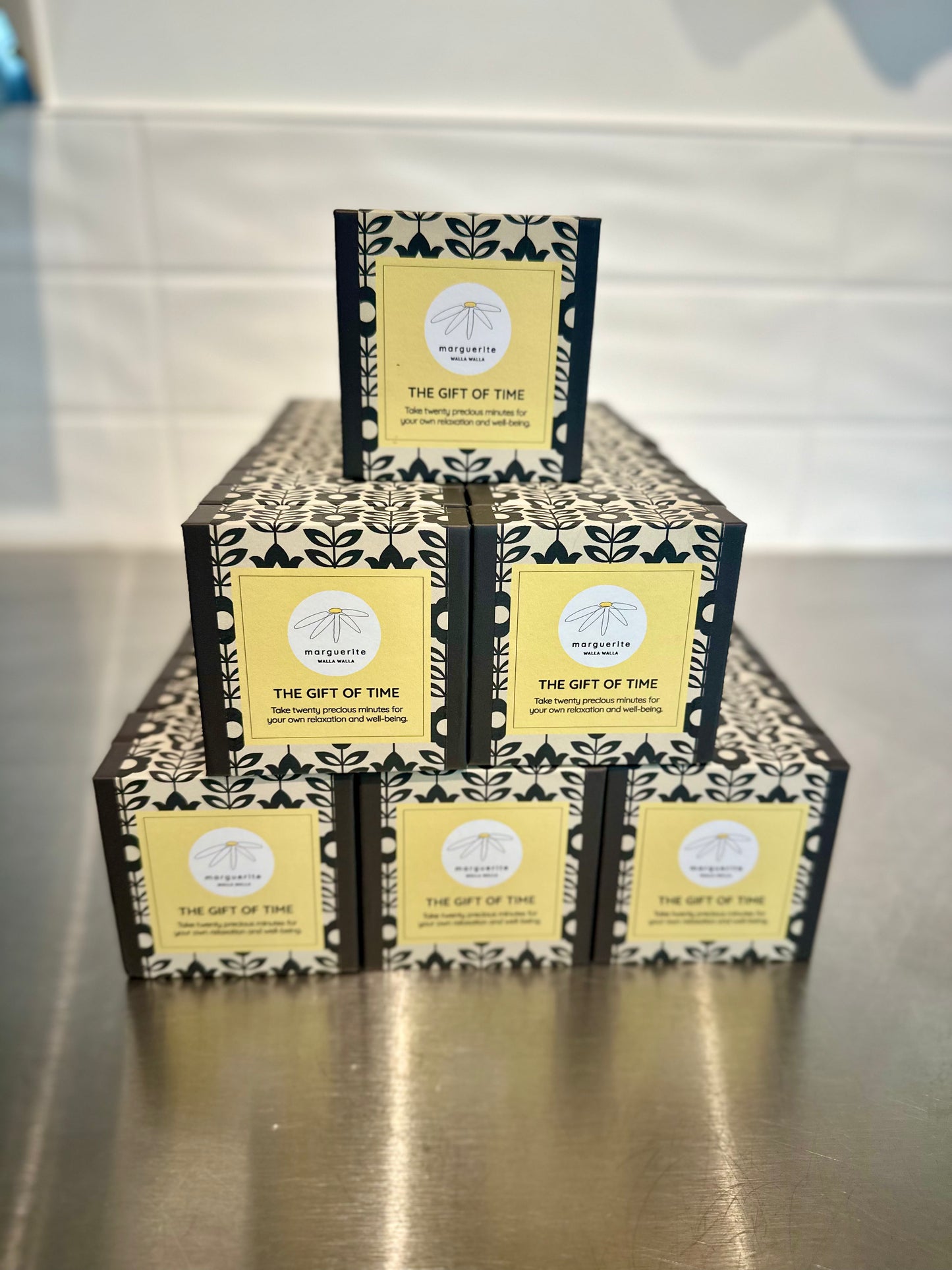 The Gift of Time - Marguerite 20 Minute Mini Candles