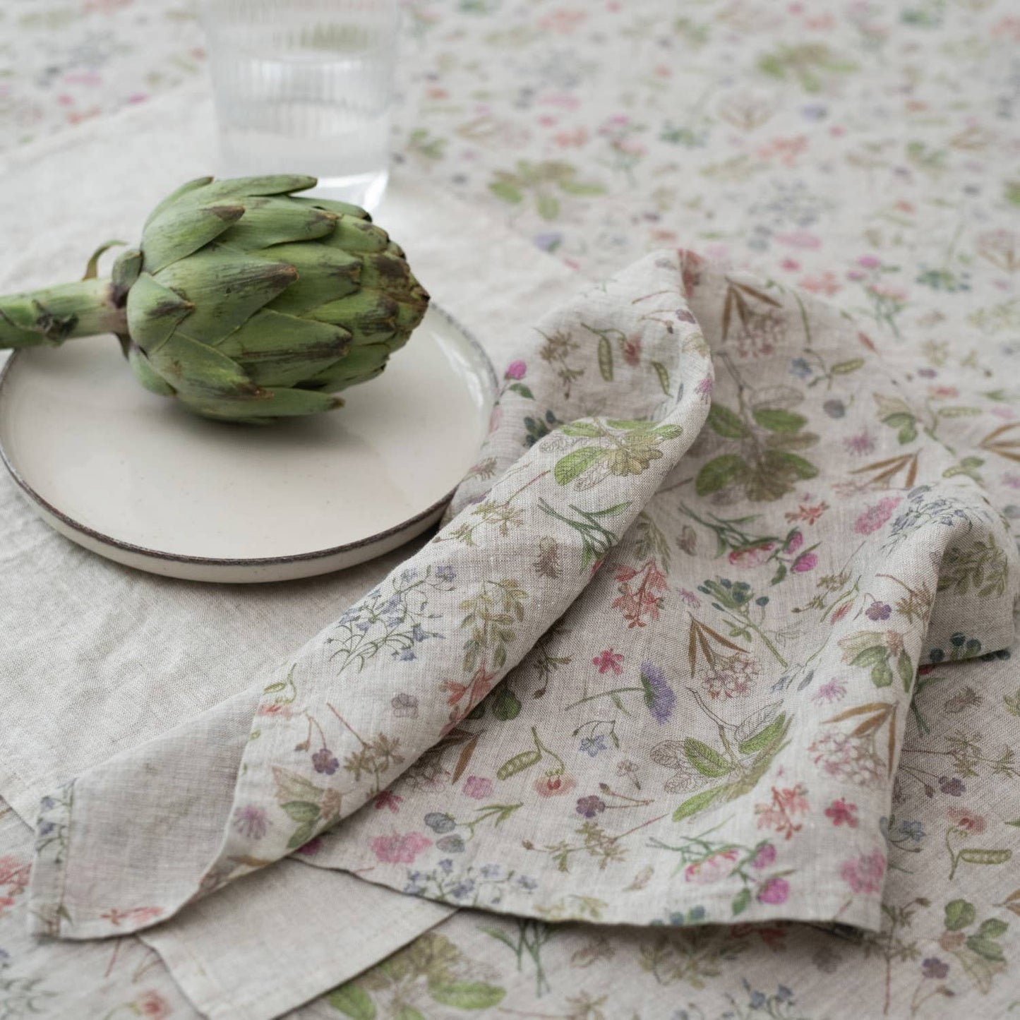 Botany Lightweight Linen Napkins Set of 4: 16"x16" | 40x40 cm