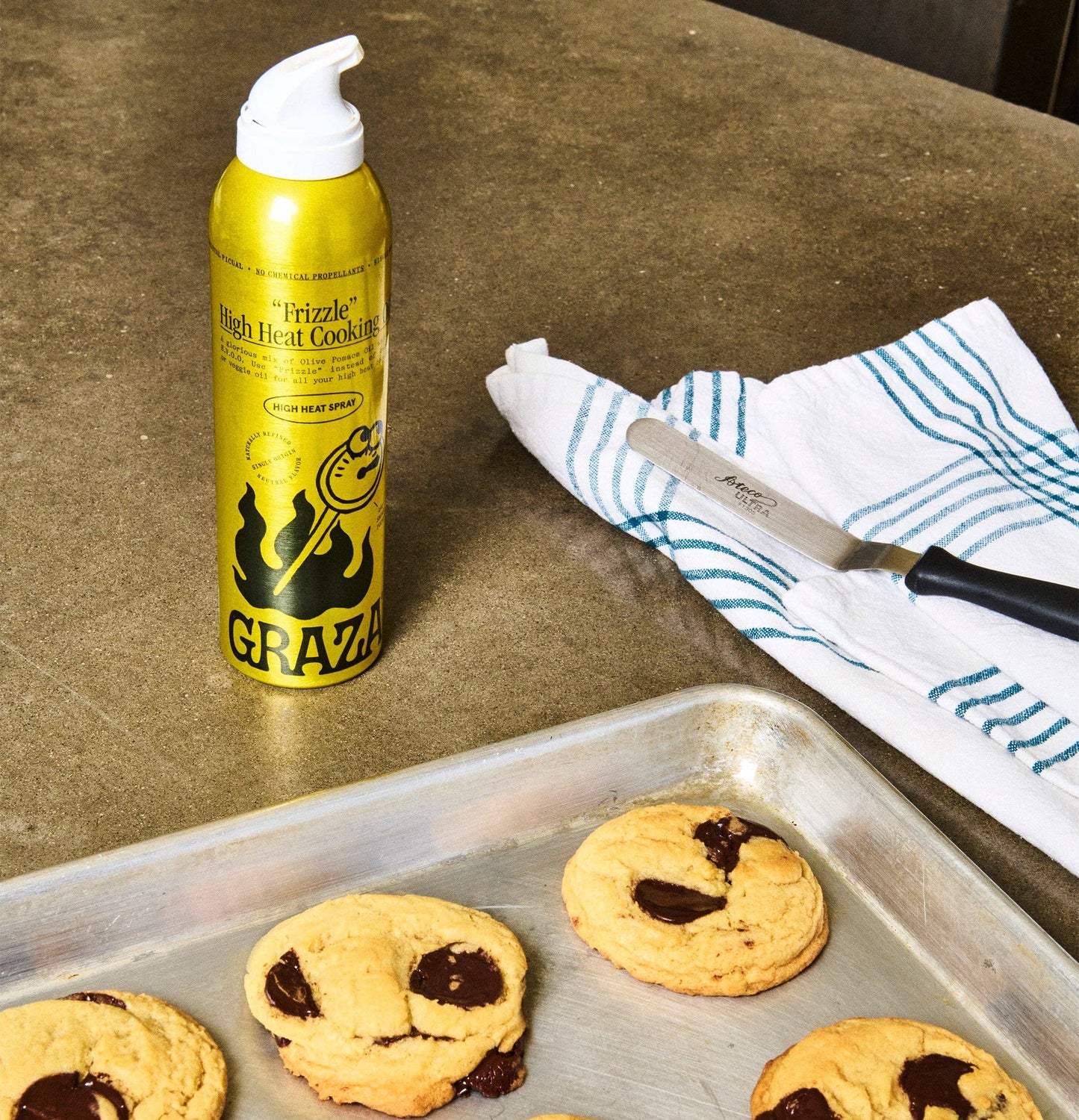 “Frizzle” Spray : 1 Can