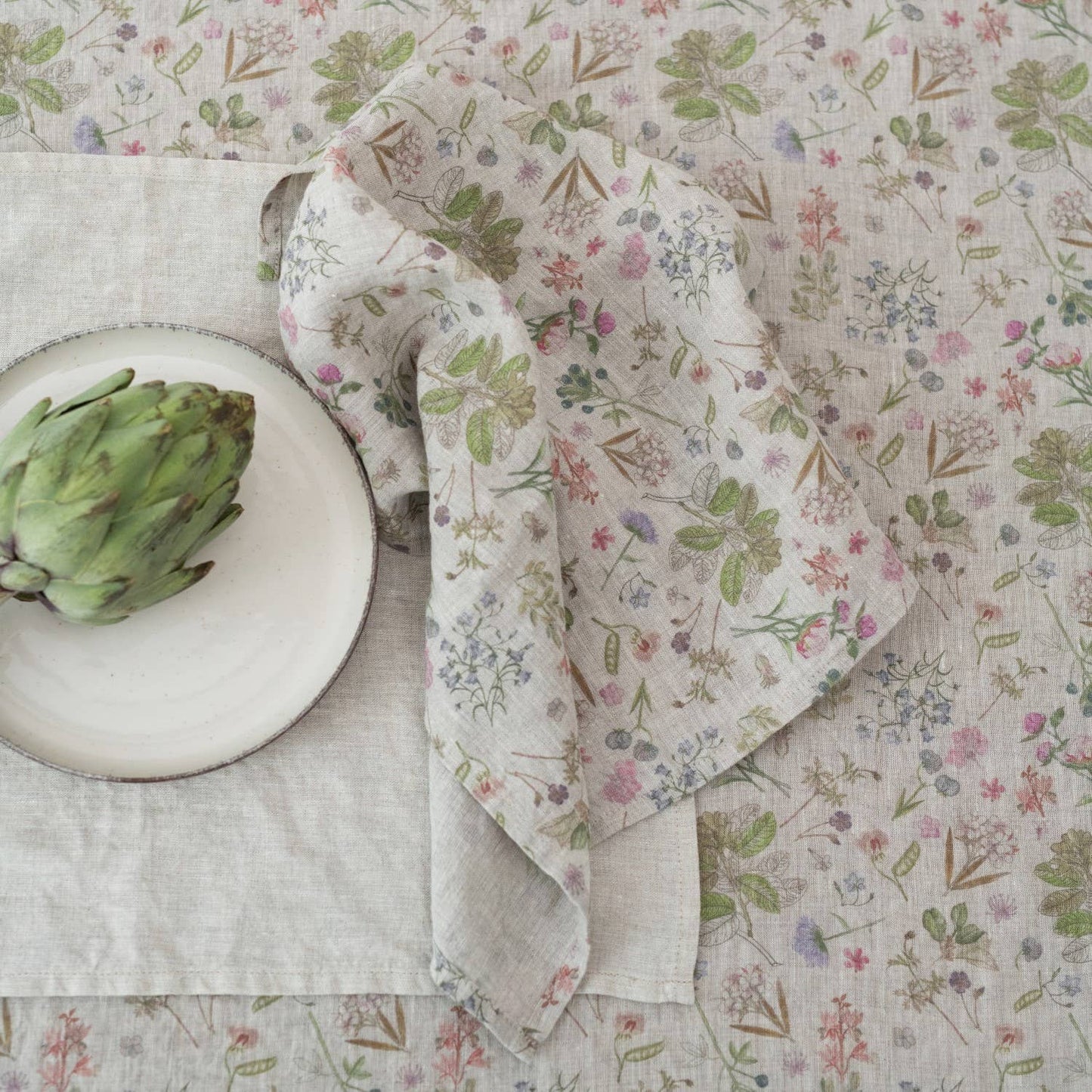 Botany Lightweight Linen Napkins Set of 4: 16"x16" | 40x40 cm