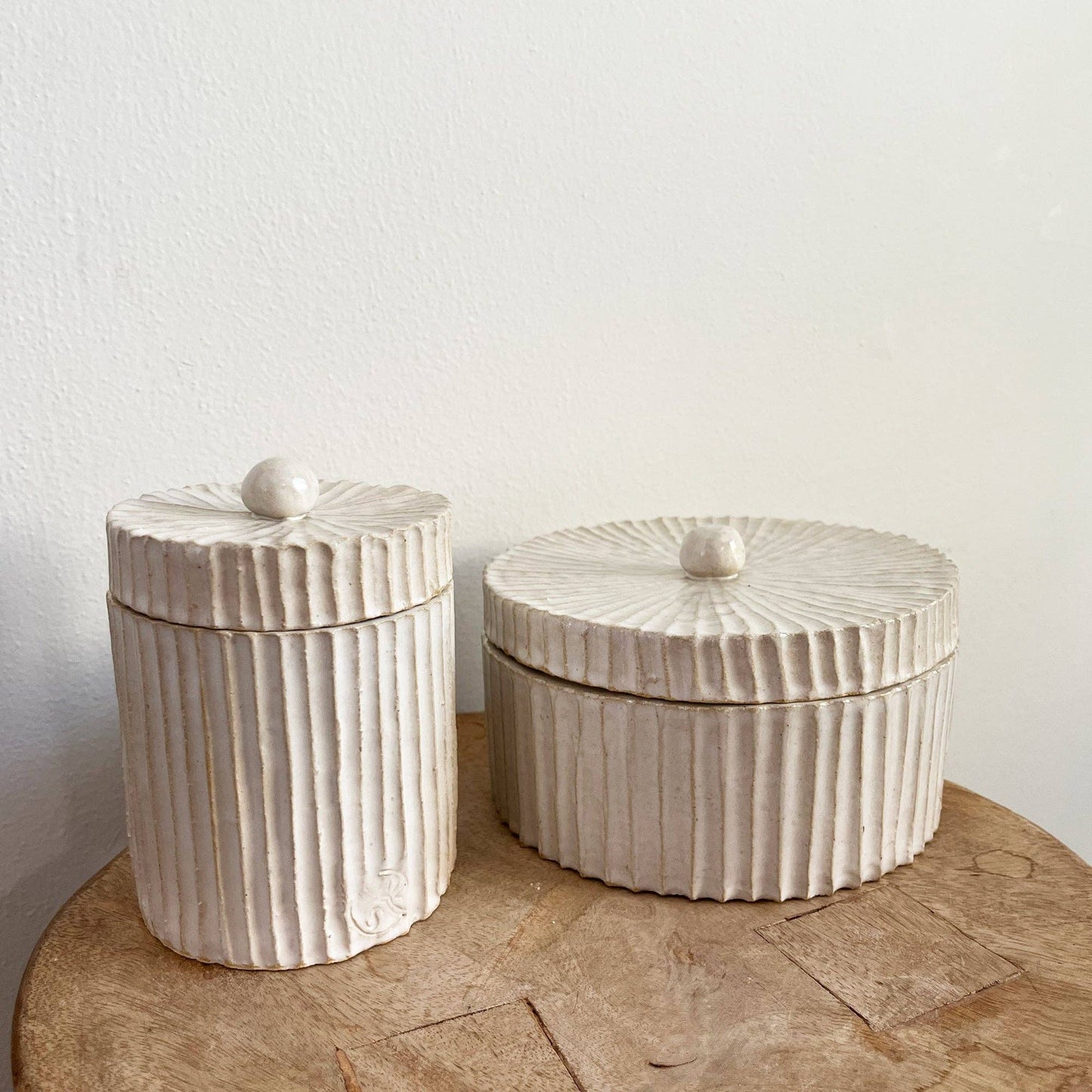Ribbed Containers: Short & Wide