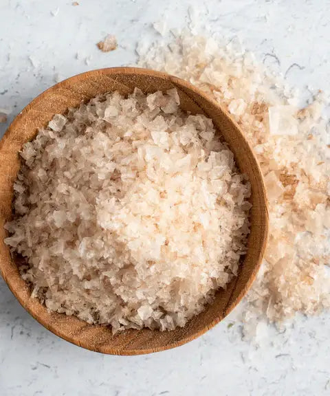 Maldon English Smoked Flaky Sea Salt 4.4 oz – detail view