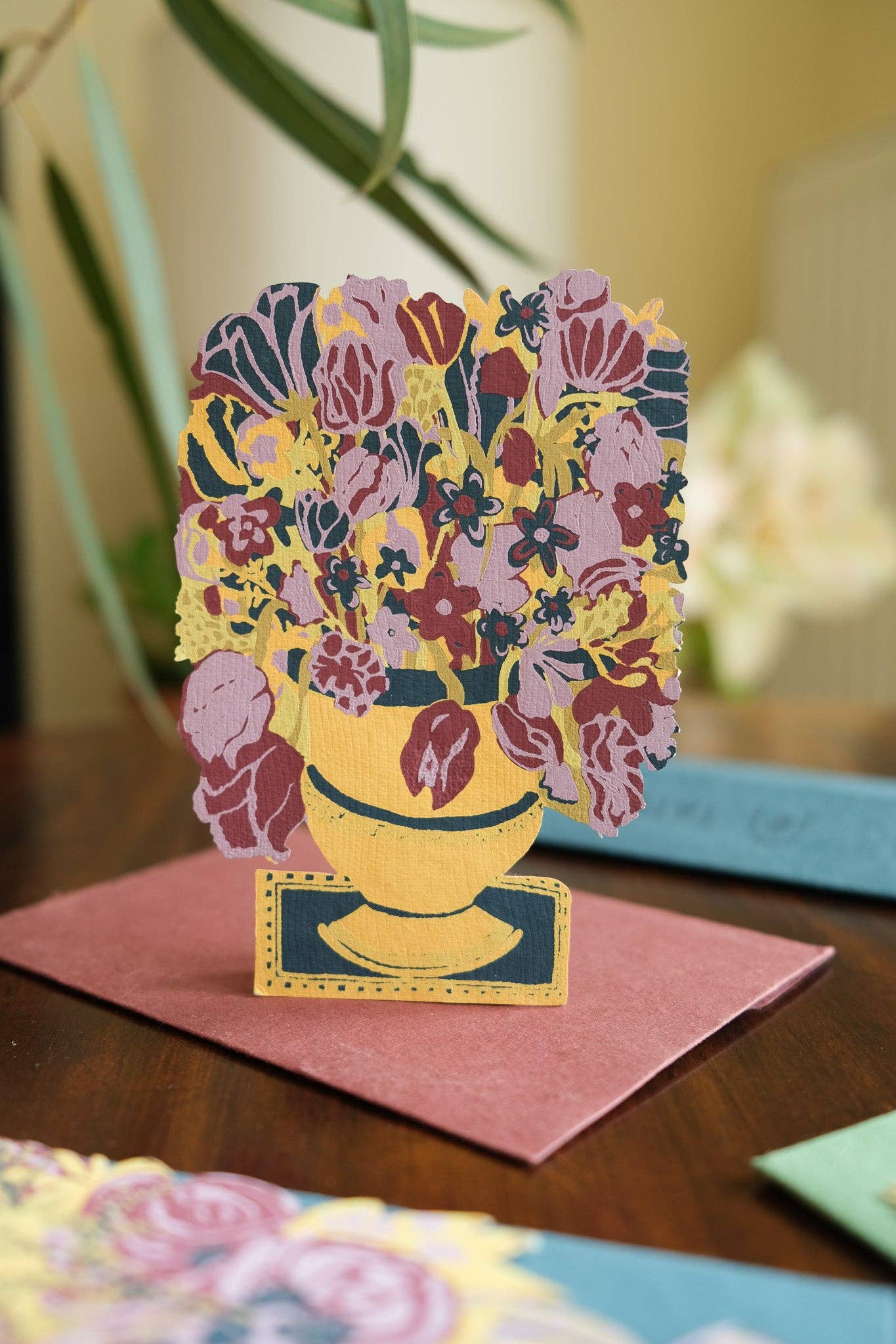 BLOOMSBURY OCHRE VASE GREETING CARD