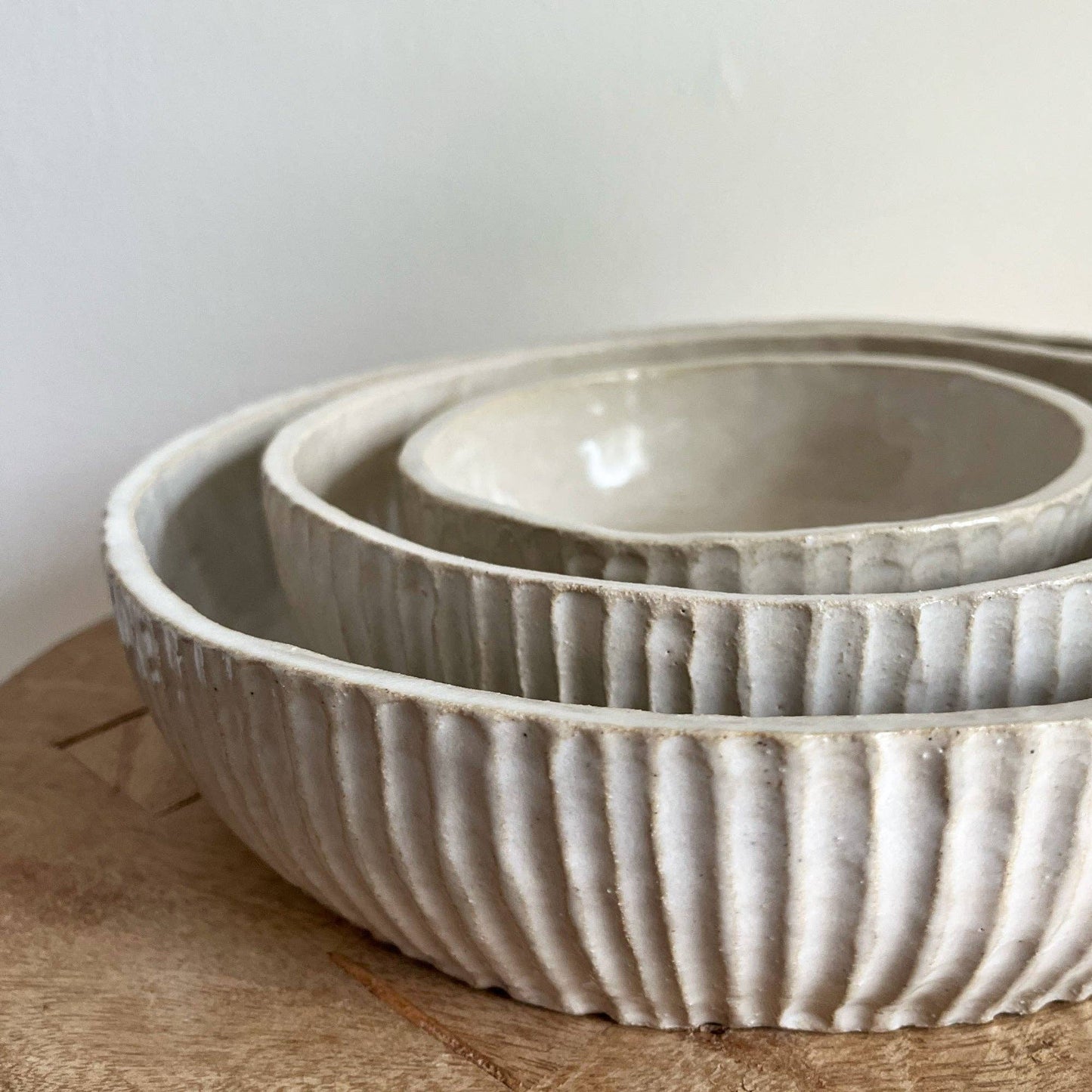 Ribbed Serving Bowls: Large