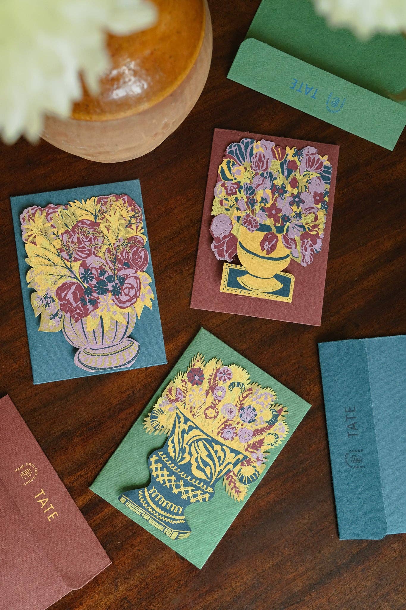 BLOOMSBURY LILAC VASE GREETING CARD