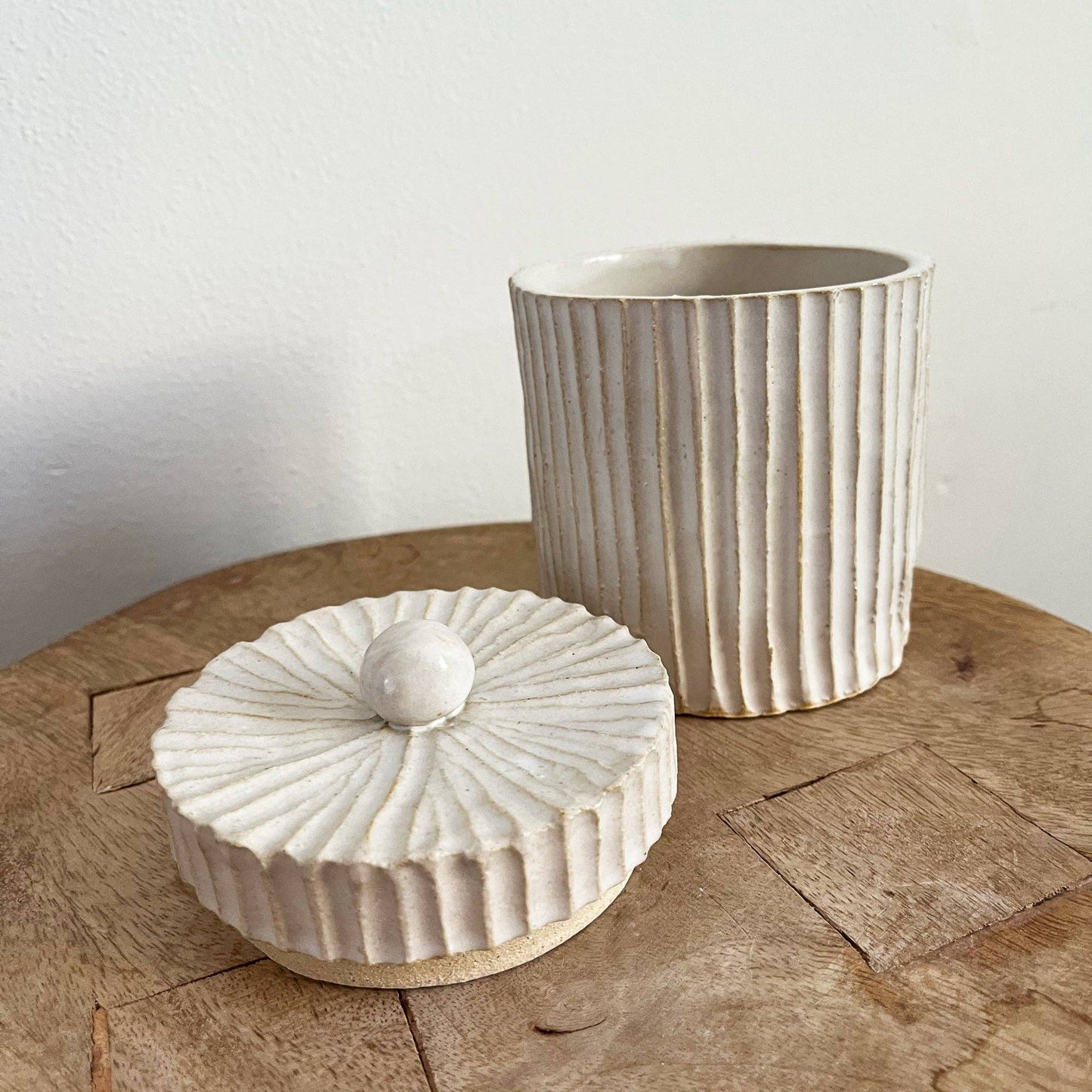 Ribbed Containers: Short & Wide