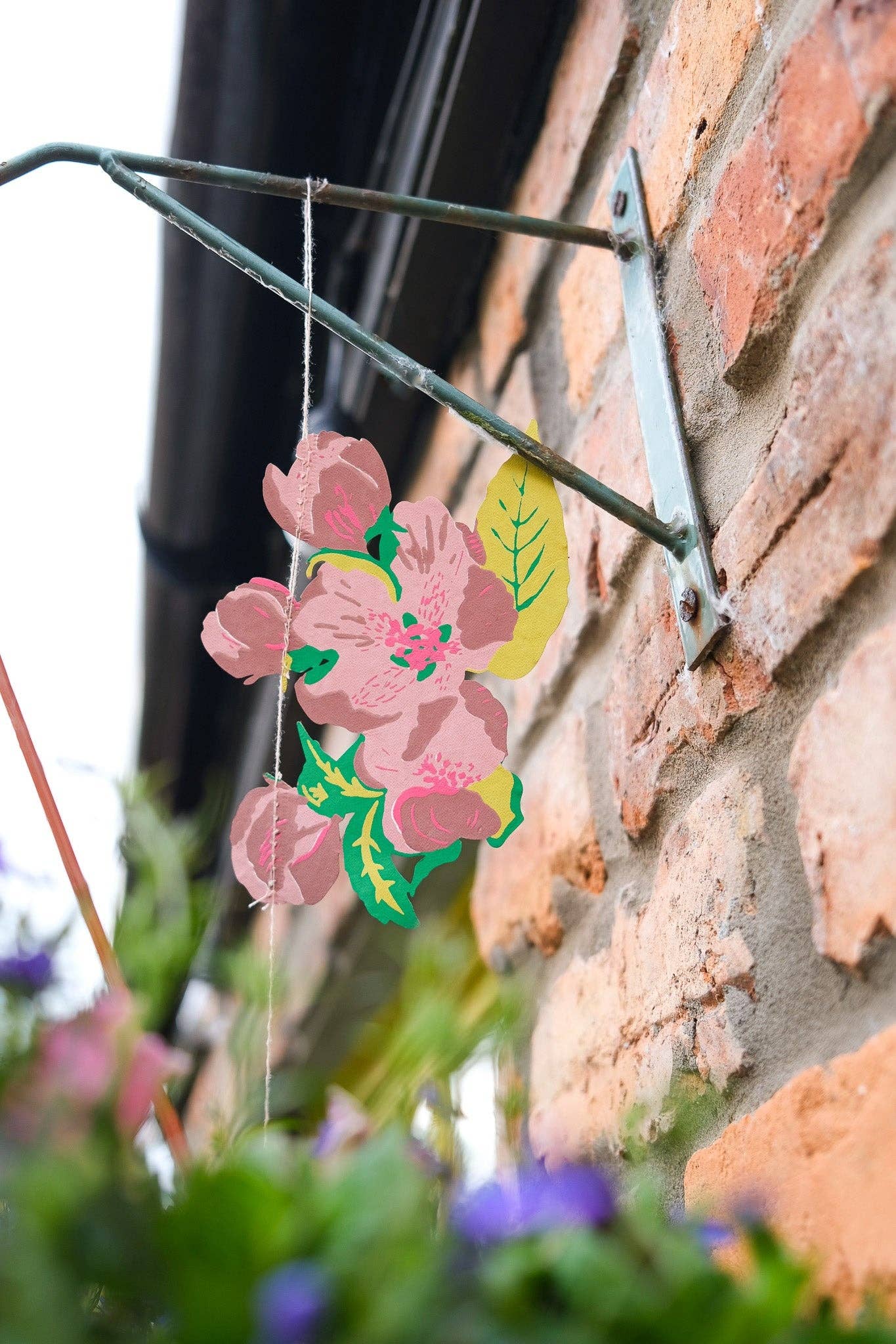 BLOSSOM SEWN GARLAND