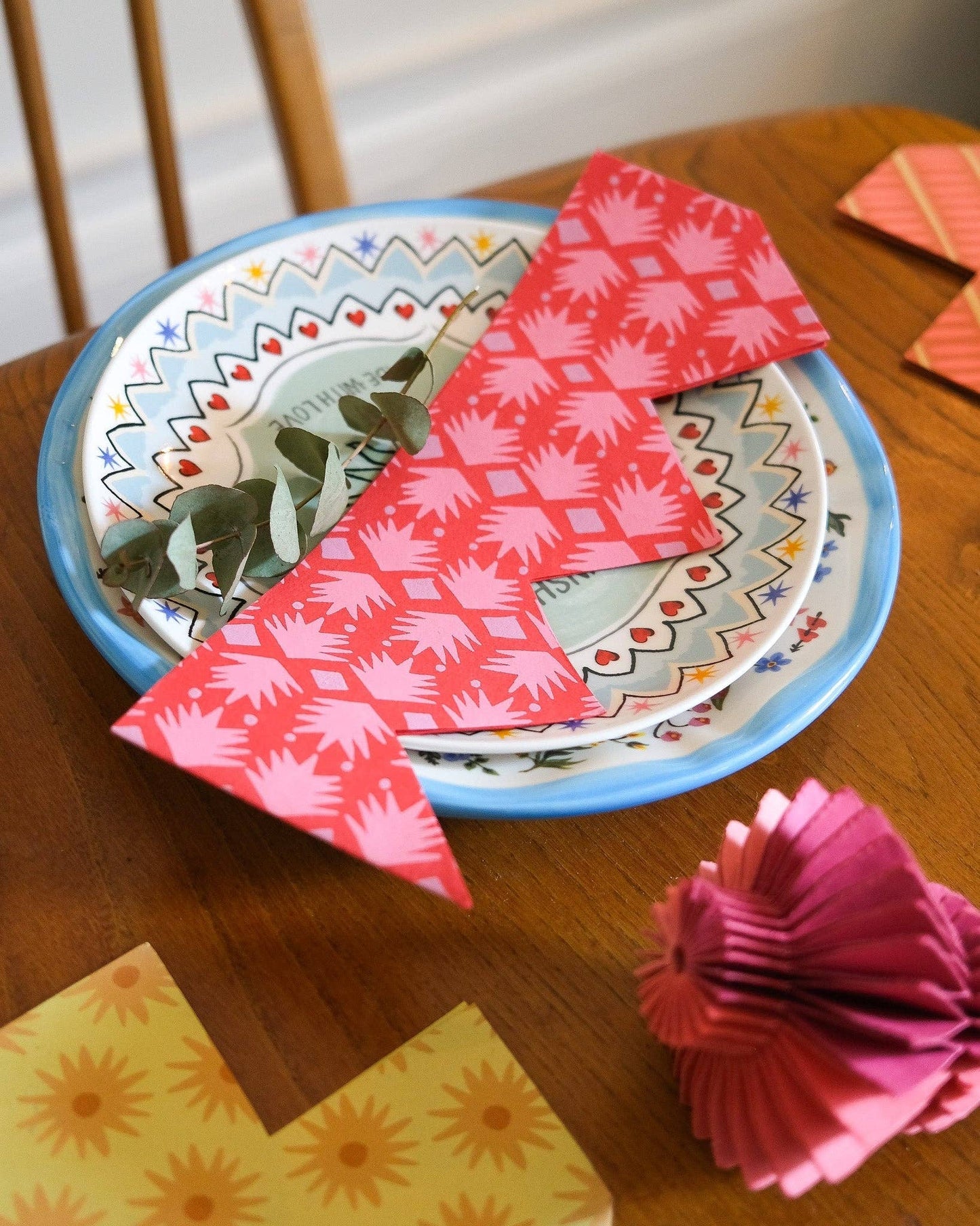 PINK & RED PAPER CROWNS