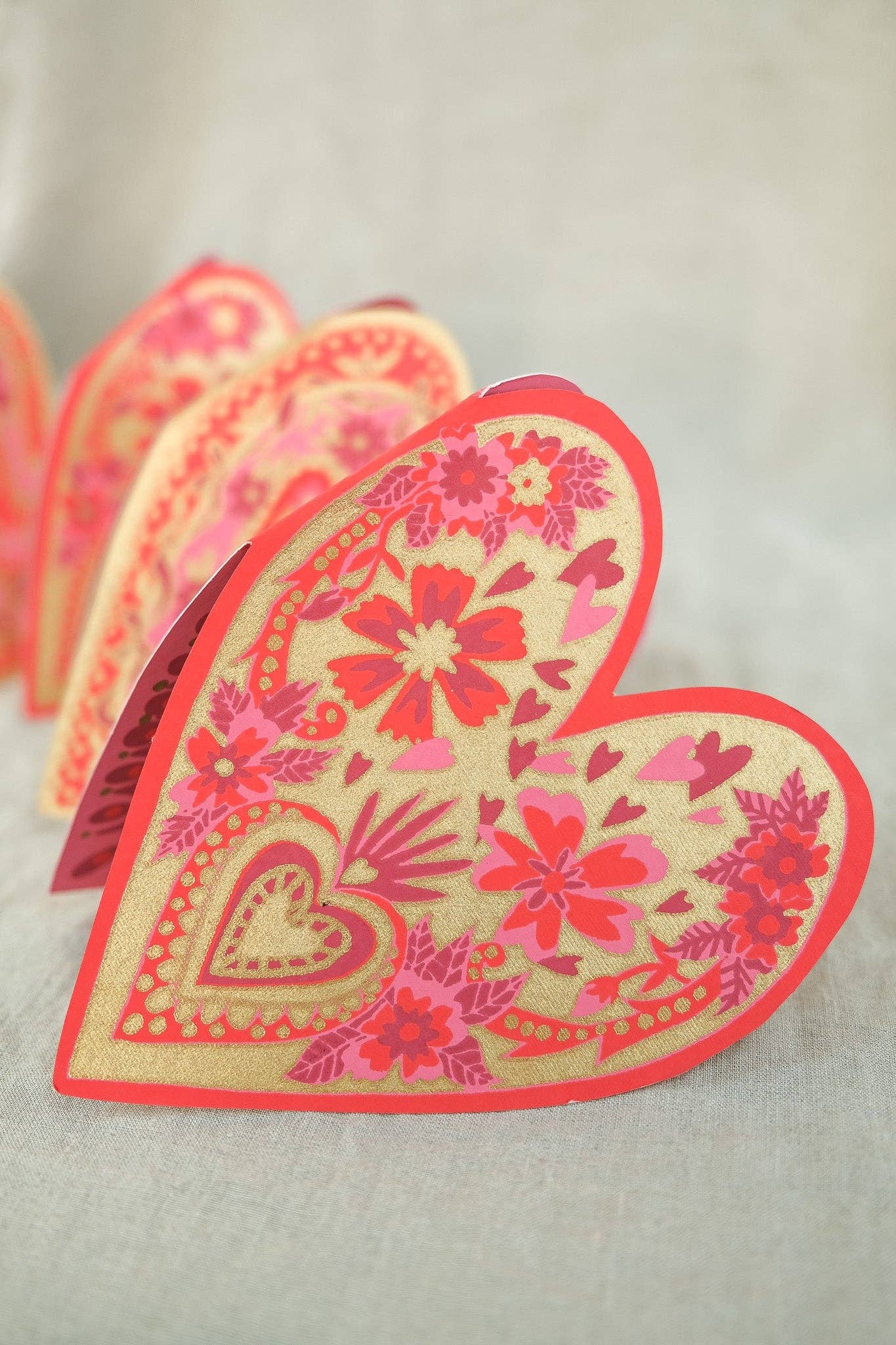 HEARTS CONCERTINA GARLAND